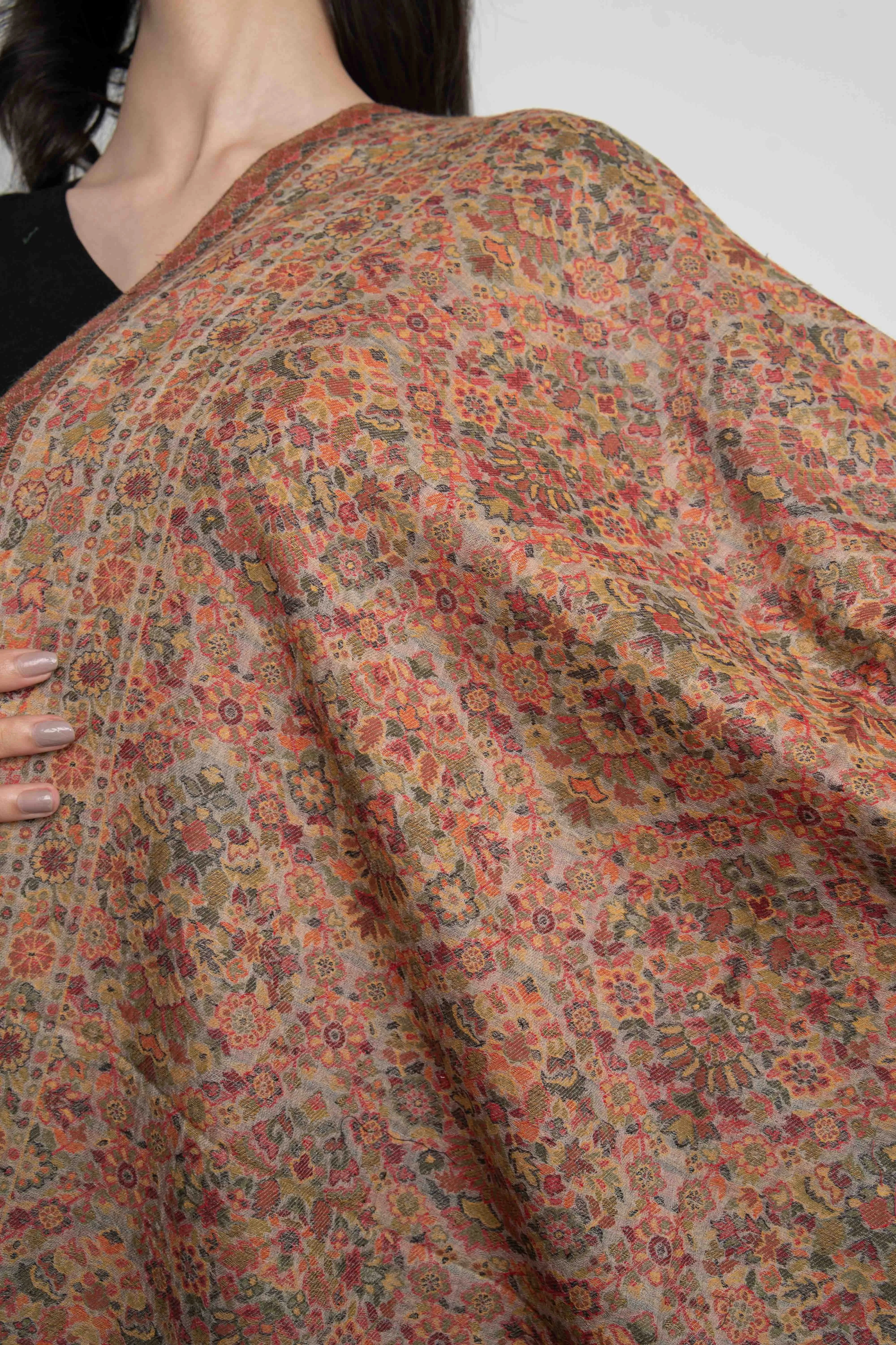 Tooshi Kani Intricate Floral Fine Wool Silk Blend Stole