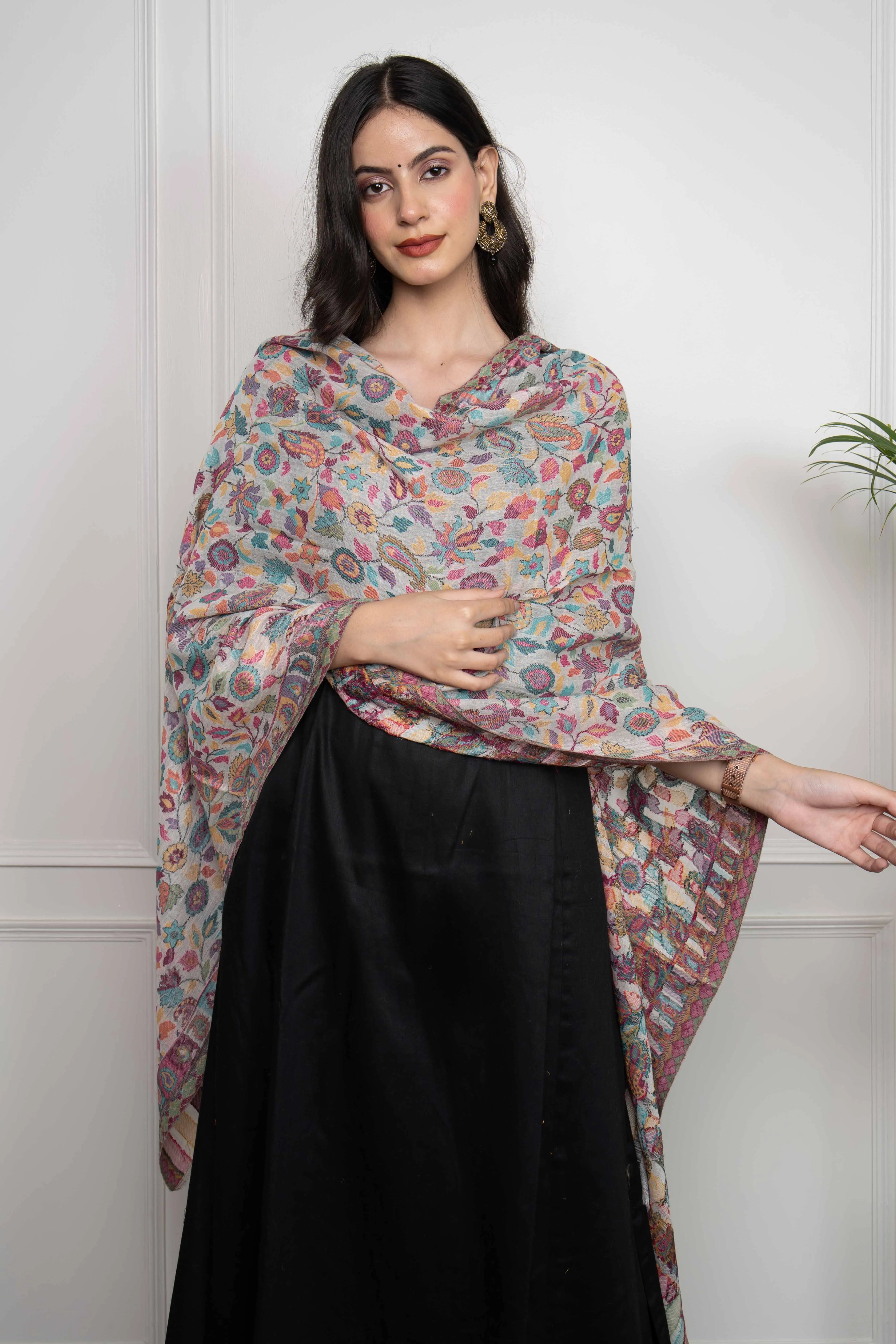 White Kani Large Floral Fine Wool Silk Blend Stole/Scarf