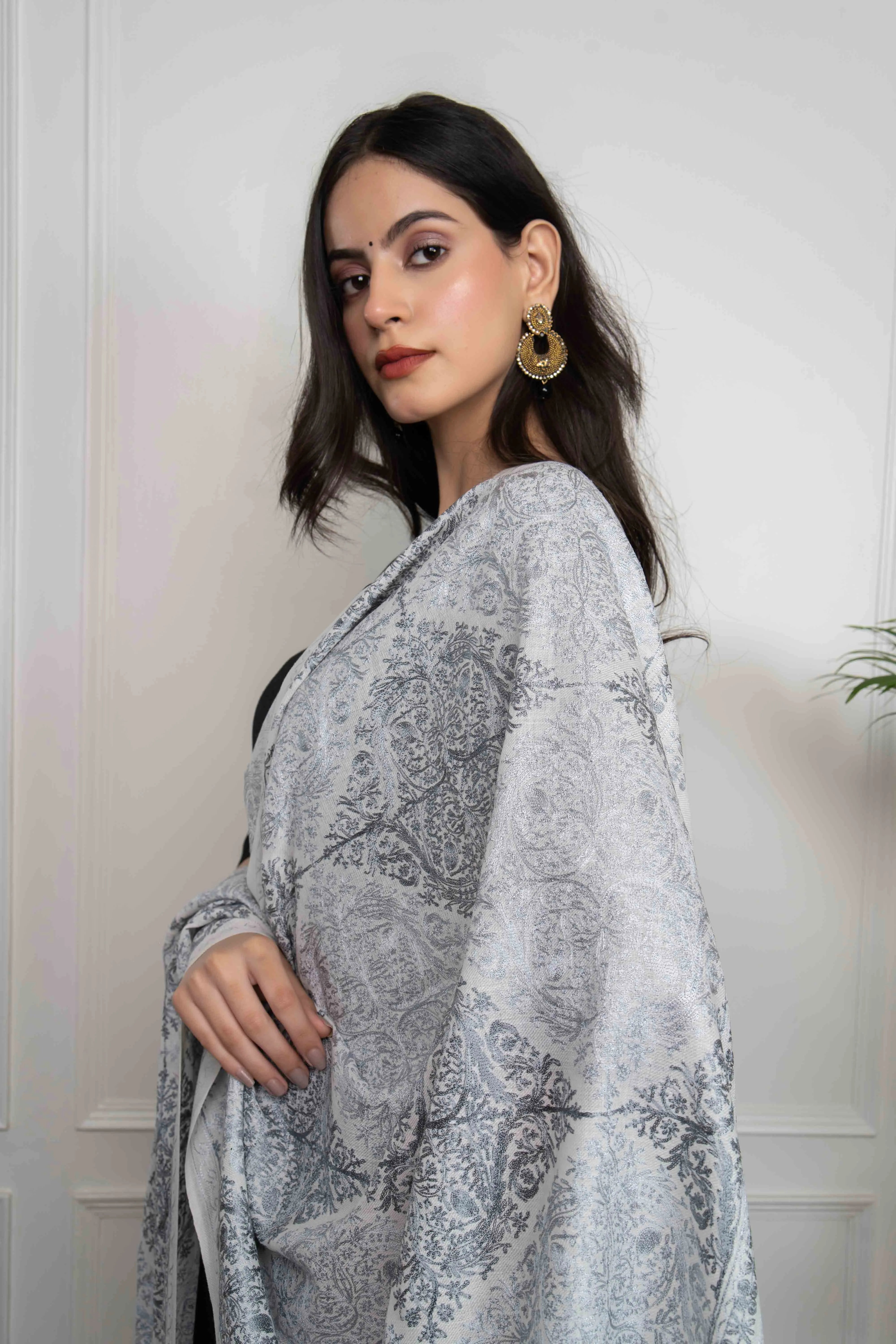 Navy Barfi Dual Tone Nalki embroidery Fine Wool Blend Stole