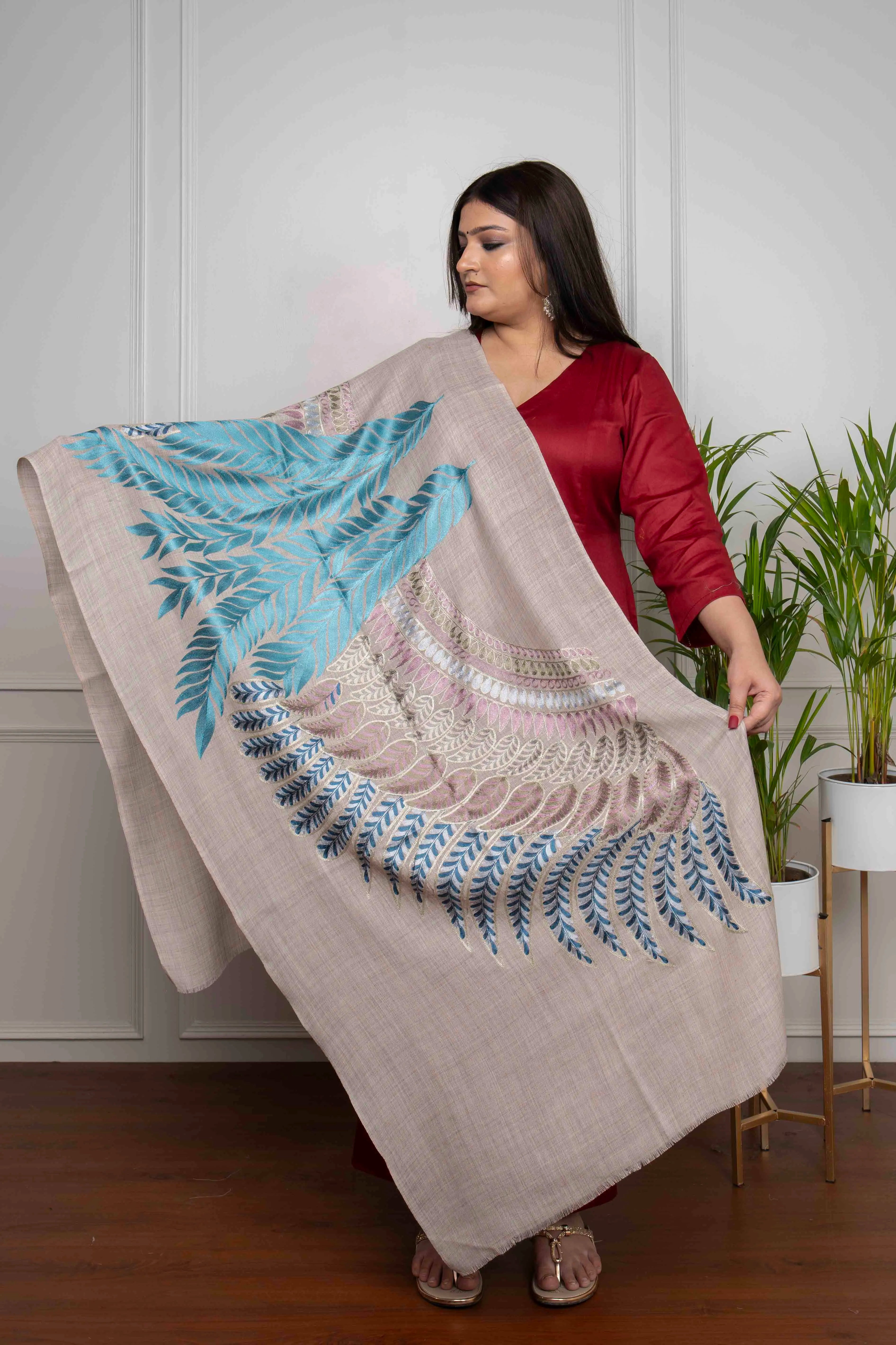Melange Wing Motif with Feathers Nalki embroidery Fine Wool Blend Stole