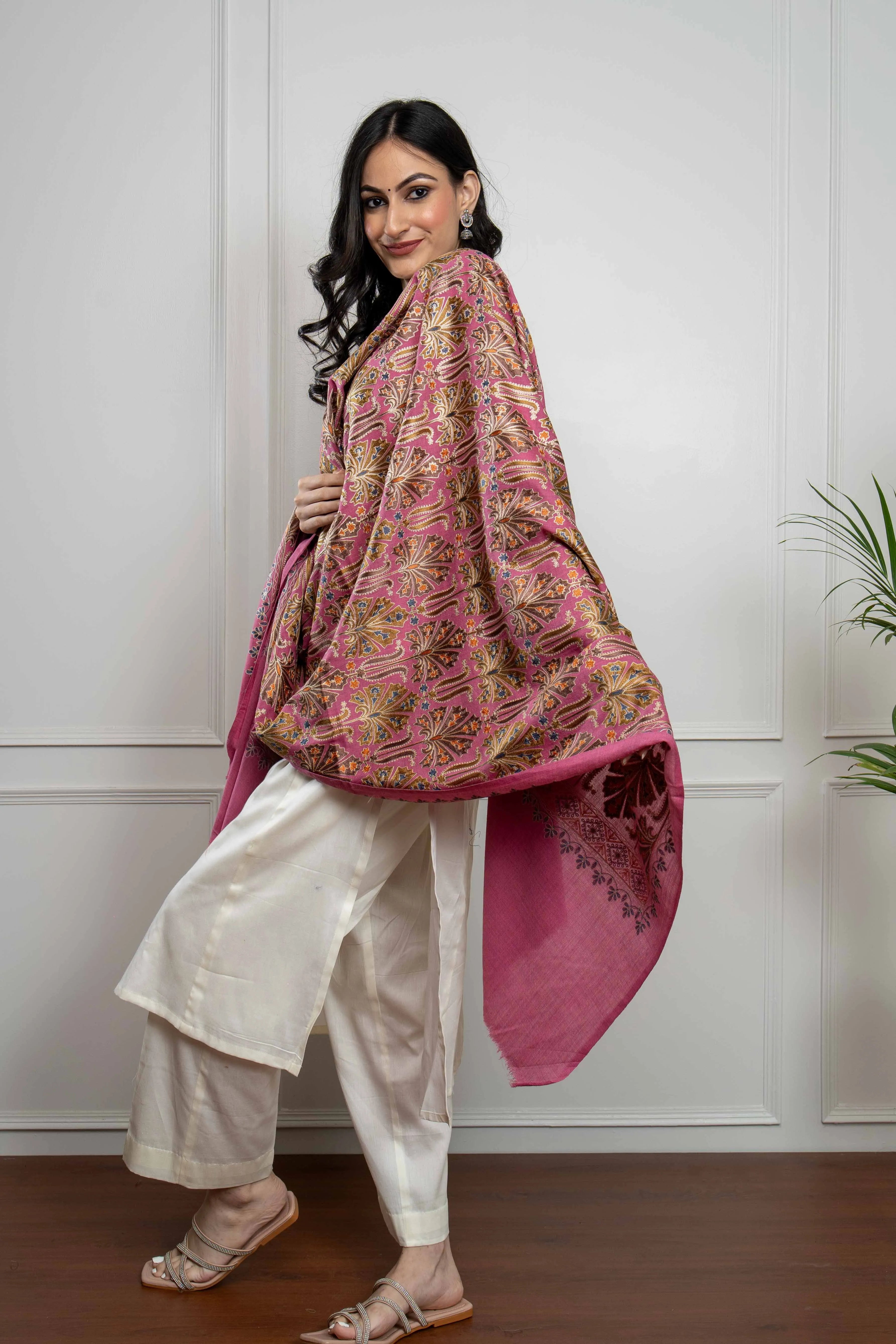 Pink Chinaar Patta Jaal Nalki embroidery Fine Wool Blend Shawl