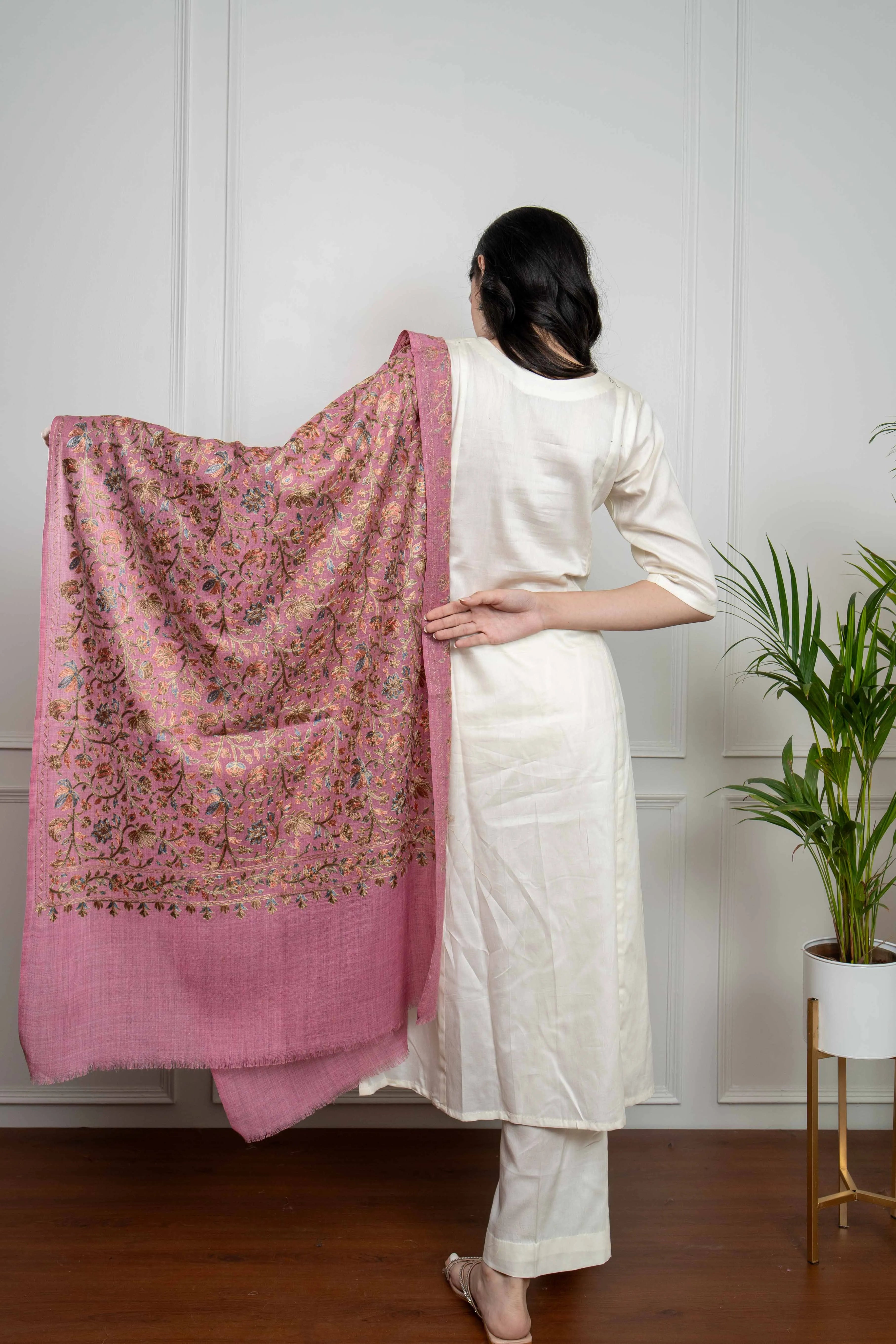 Pink Chinaar Leaf Jaal Pattern Nalki embroidery Fine Wool Blend Stole