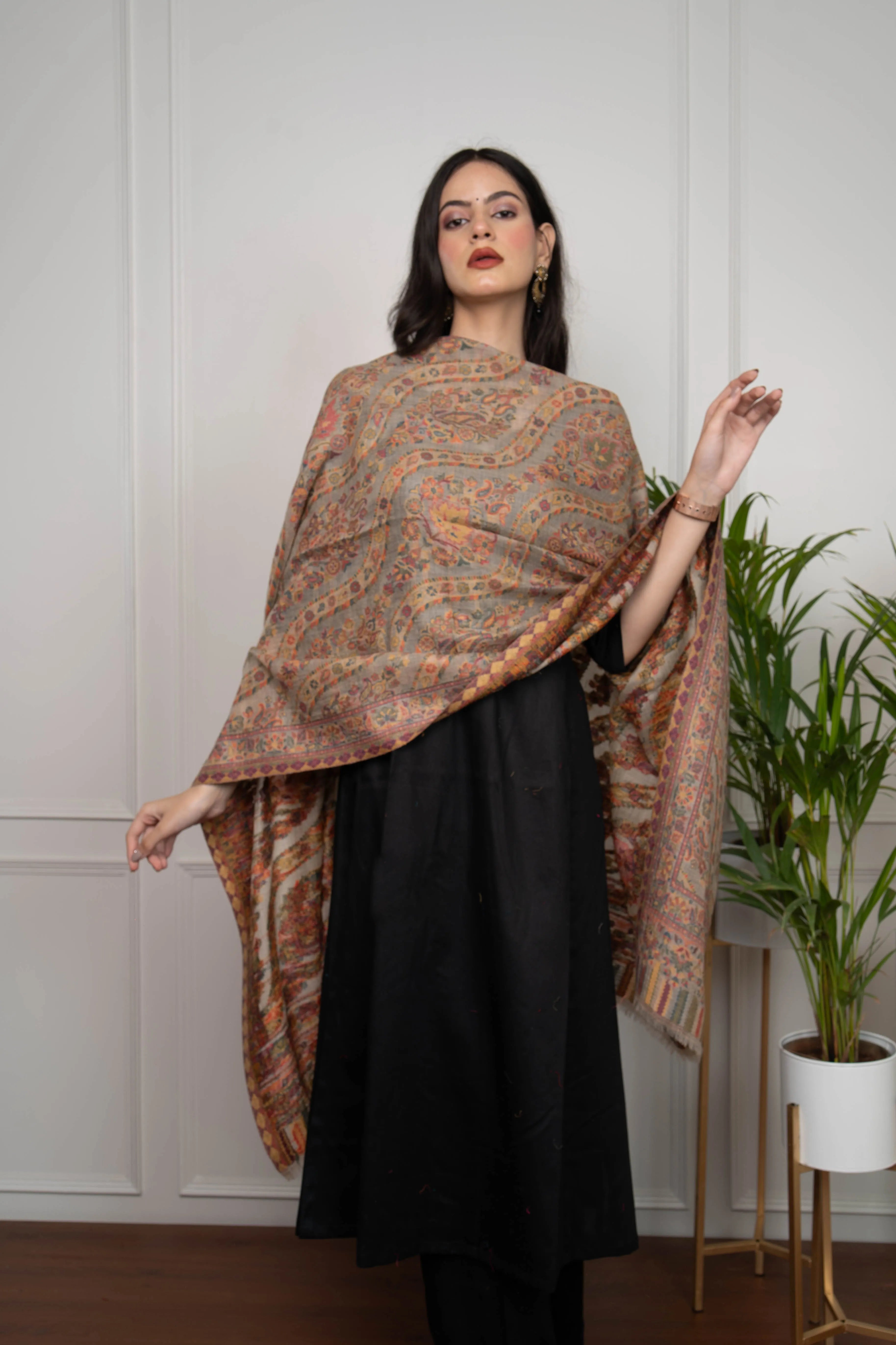 Tooshi Kani Floral Wavy Fine Wool Silk Blend Stole