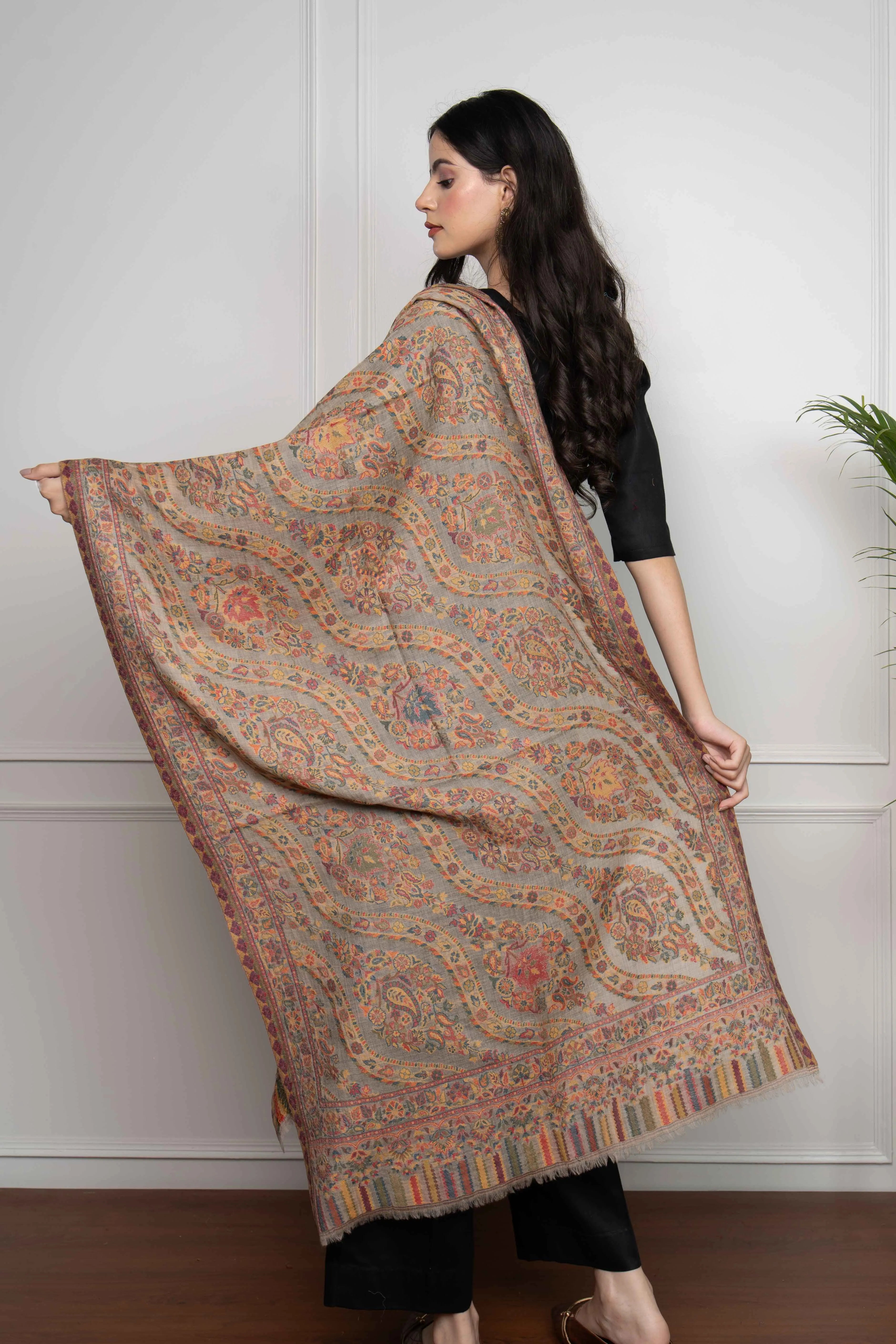 Tooshi Kani Floral Wavy Fine Wool Silk Blend Stole