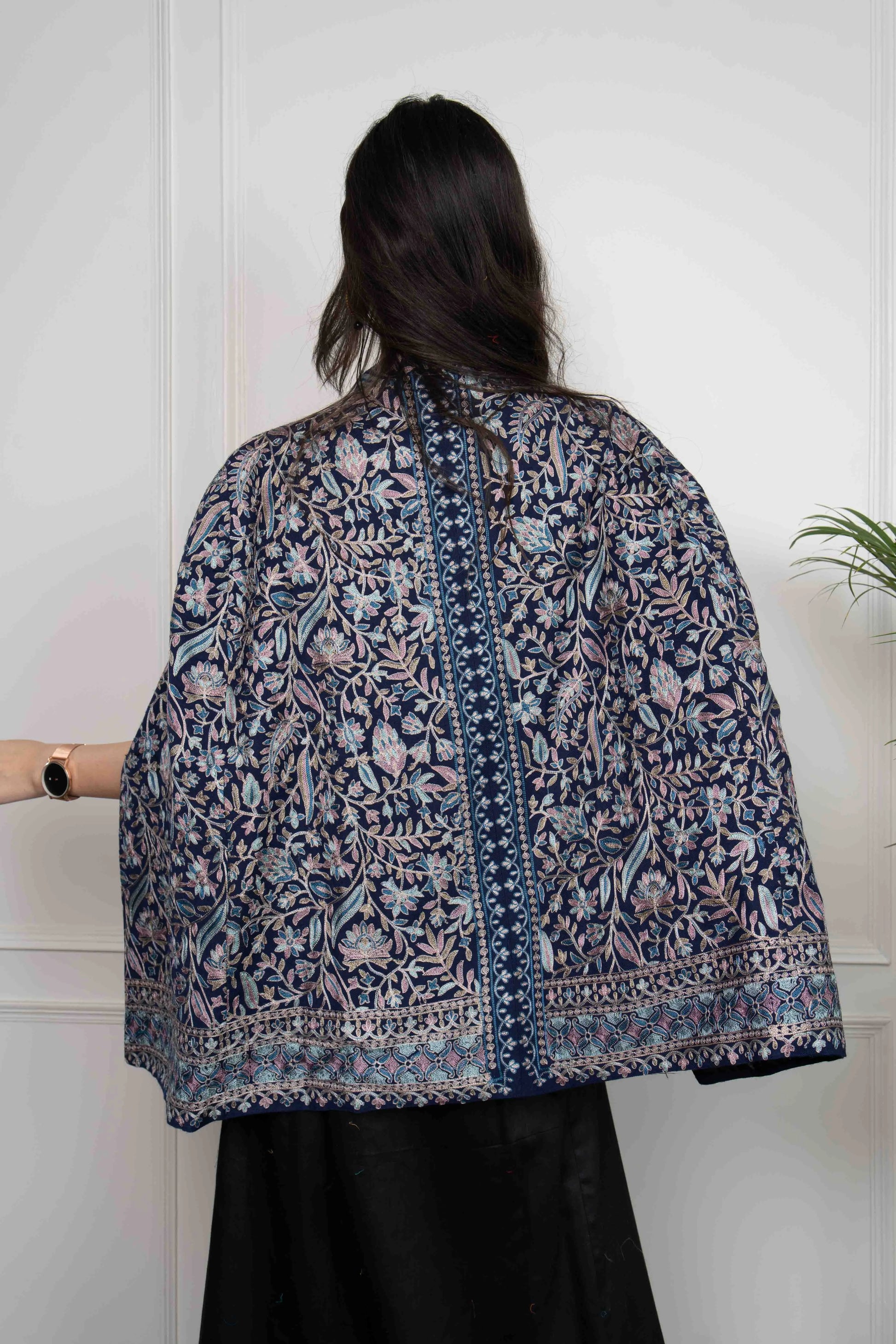 Navy Floral Leaf Jaal Nalki embroidery Fine Wool Blend Cape ( FREE SIZE)
