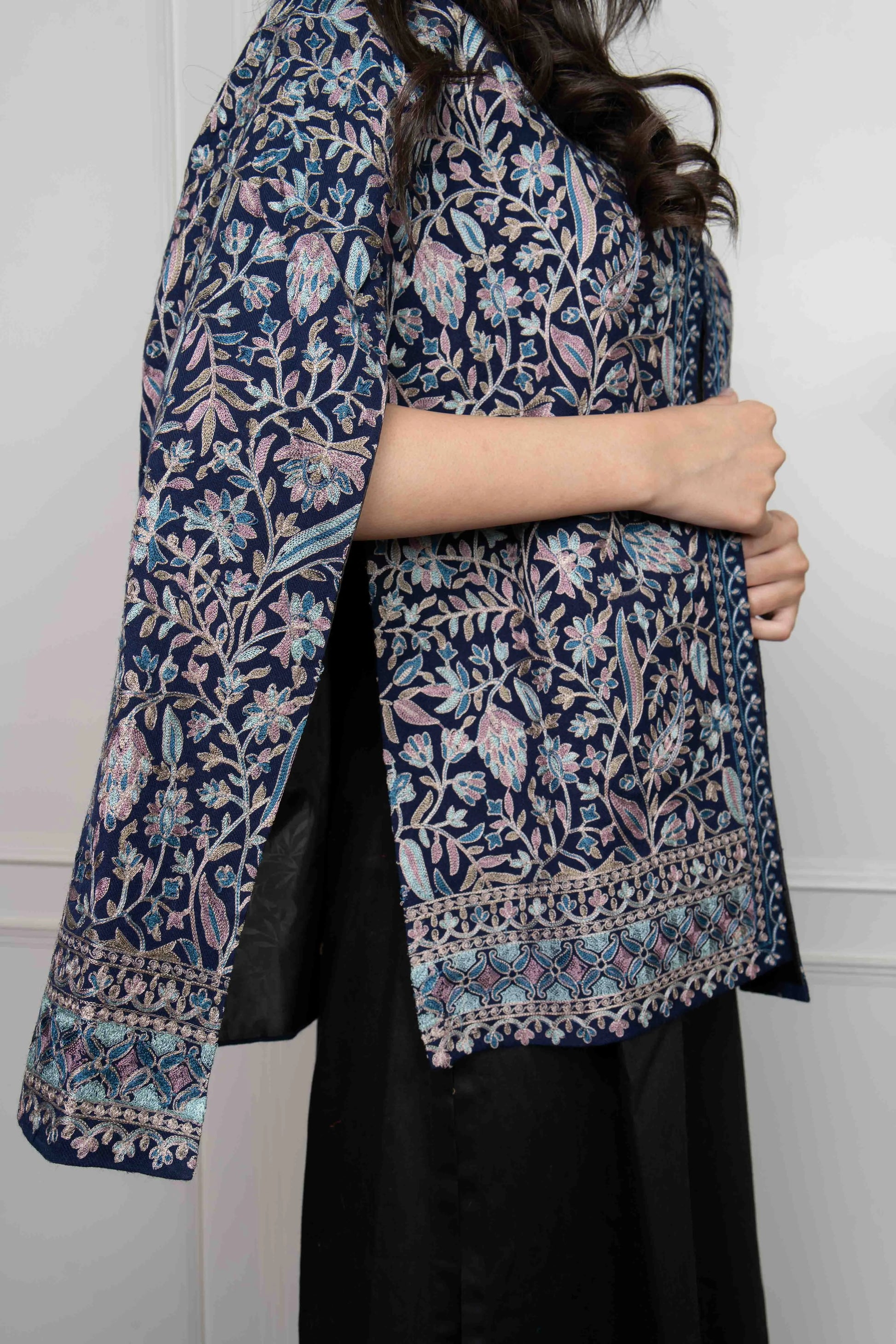 Navy Floral Leaf Jaal Nalki embroidery Fine Wool Blend Cape ( FREE SIZE)