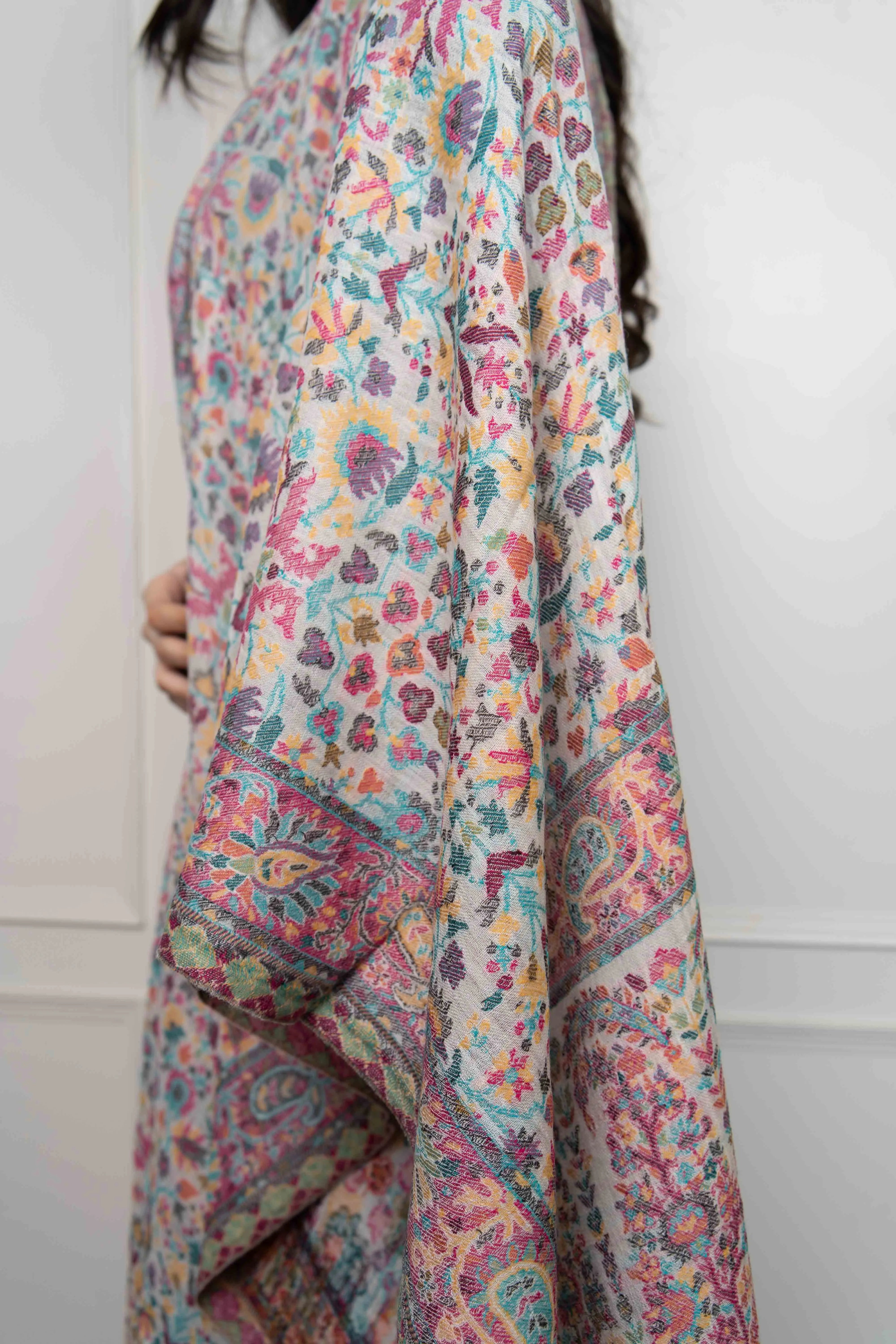 White Kani Floral Ambi Fine Wool Silk Blend Stole/Scarf