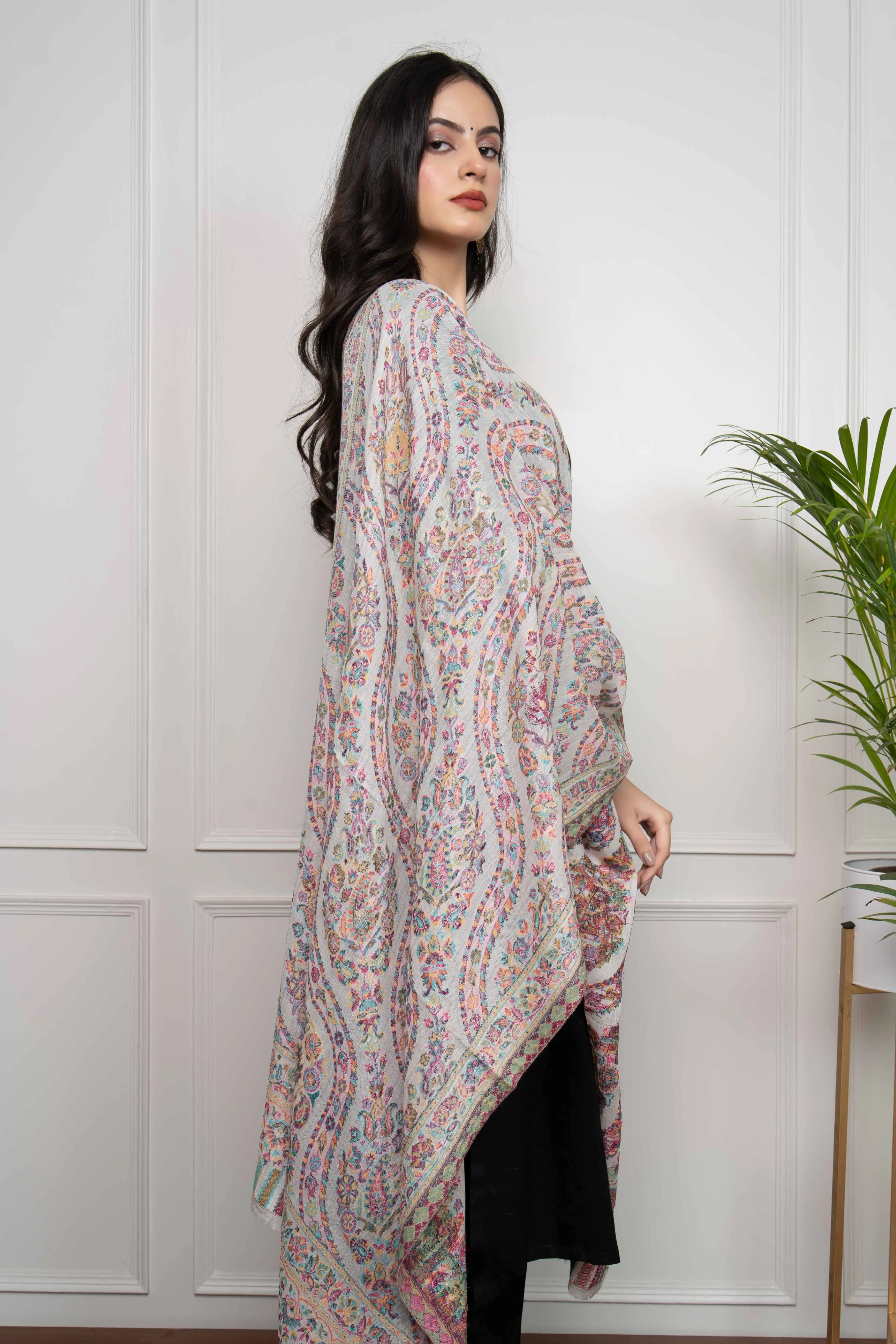 Sadah Women's White Kani Floral Wavy Fine Wool Silk Blend Stole/Scarf