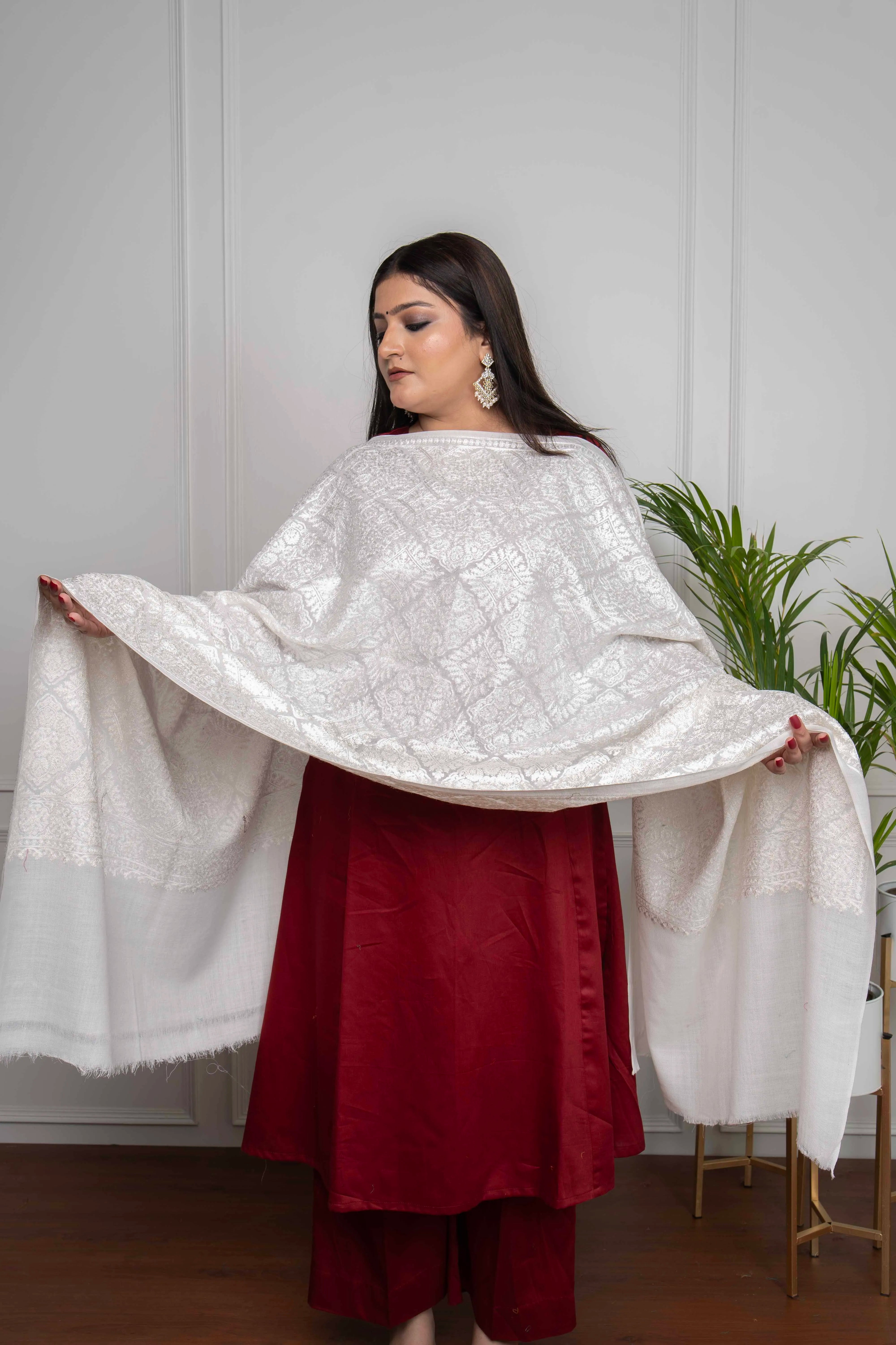 Sadah Women's White Self Barfi Nalki embroidery Fine Wool Blend Stole