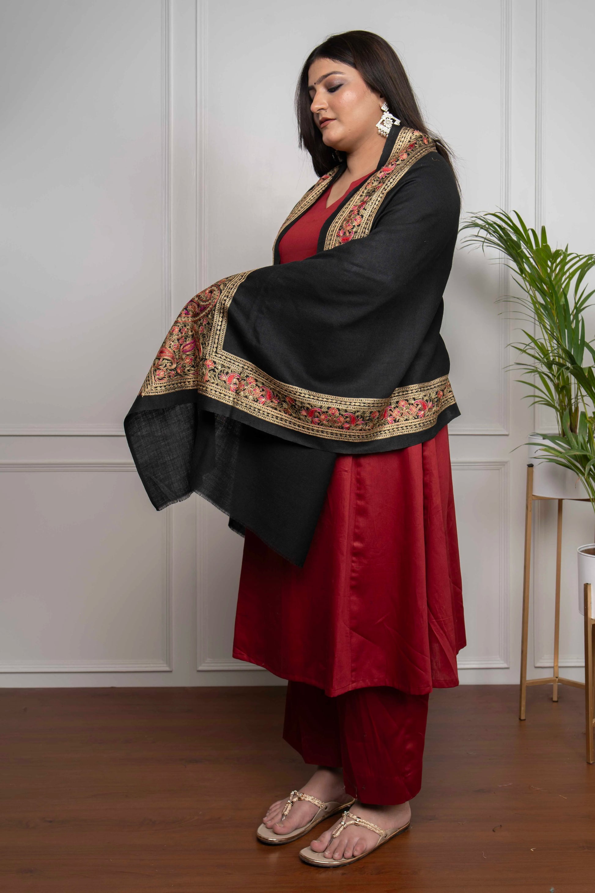Black Ambi Border Nalki embroidery  Fine Wool Blend Stole