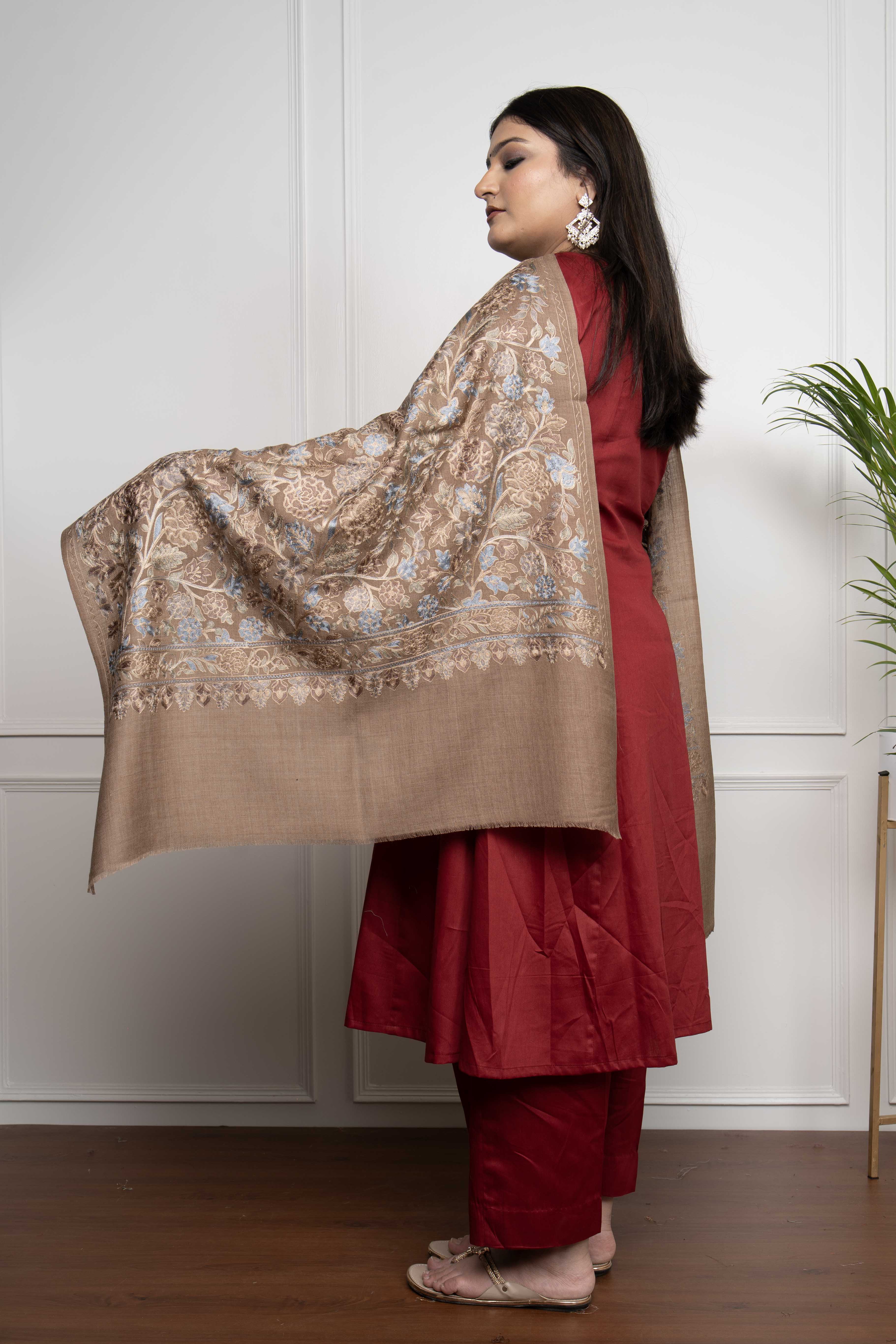 Sadah Tooshi Gulaab Jaal Nalki embroidery Fine Wool Blend Stole 