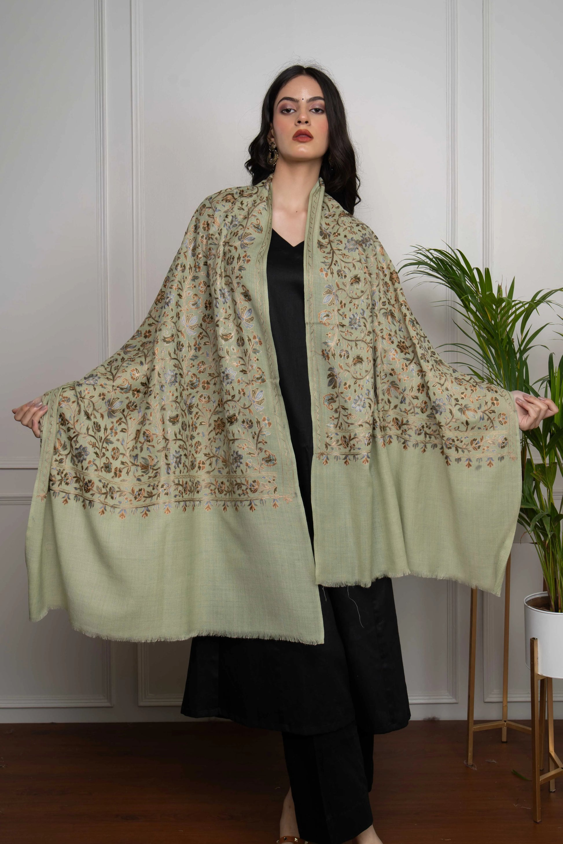 Pista Chinaar Leaf Jaal Pattern Nalki embroidery Fine Wool Blend Stole