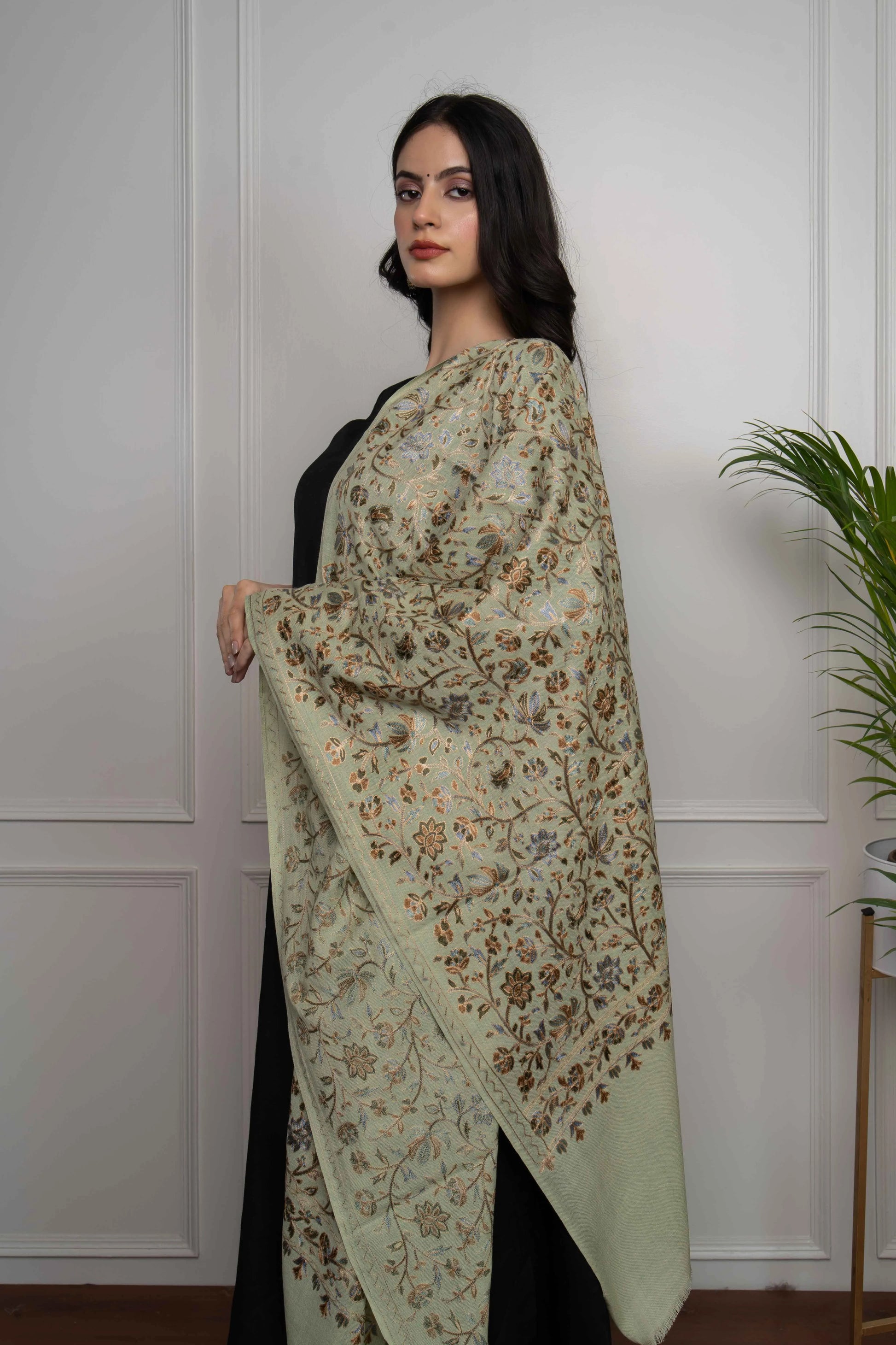 Pista Chinaar Leaf Jaal Pattern Nalki embroidery Fine Wool Blend Stole