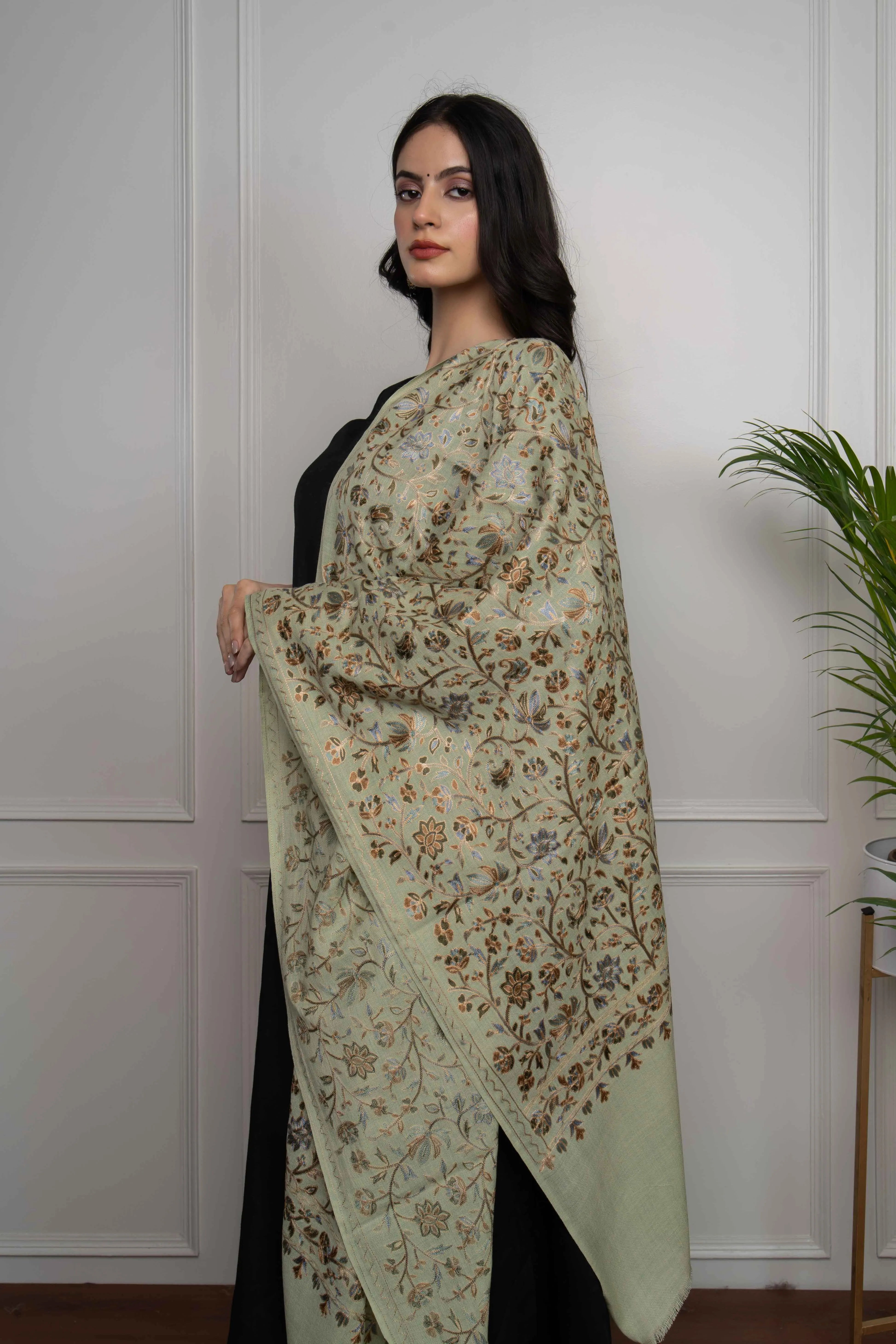 Pista Chinaar Leaf Jaal Pattern Nalki embroidery Fine Wool Blend Stole