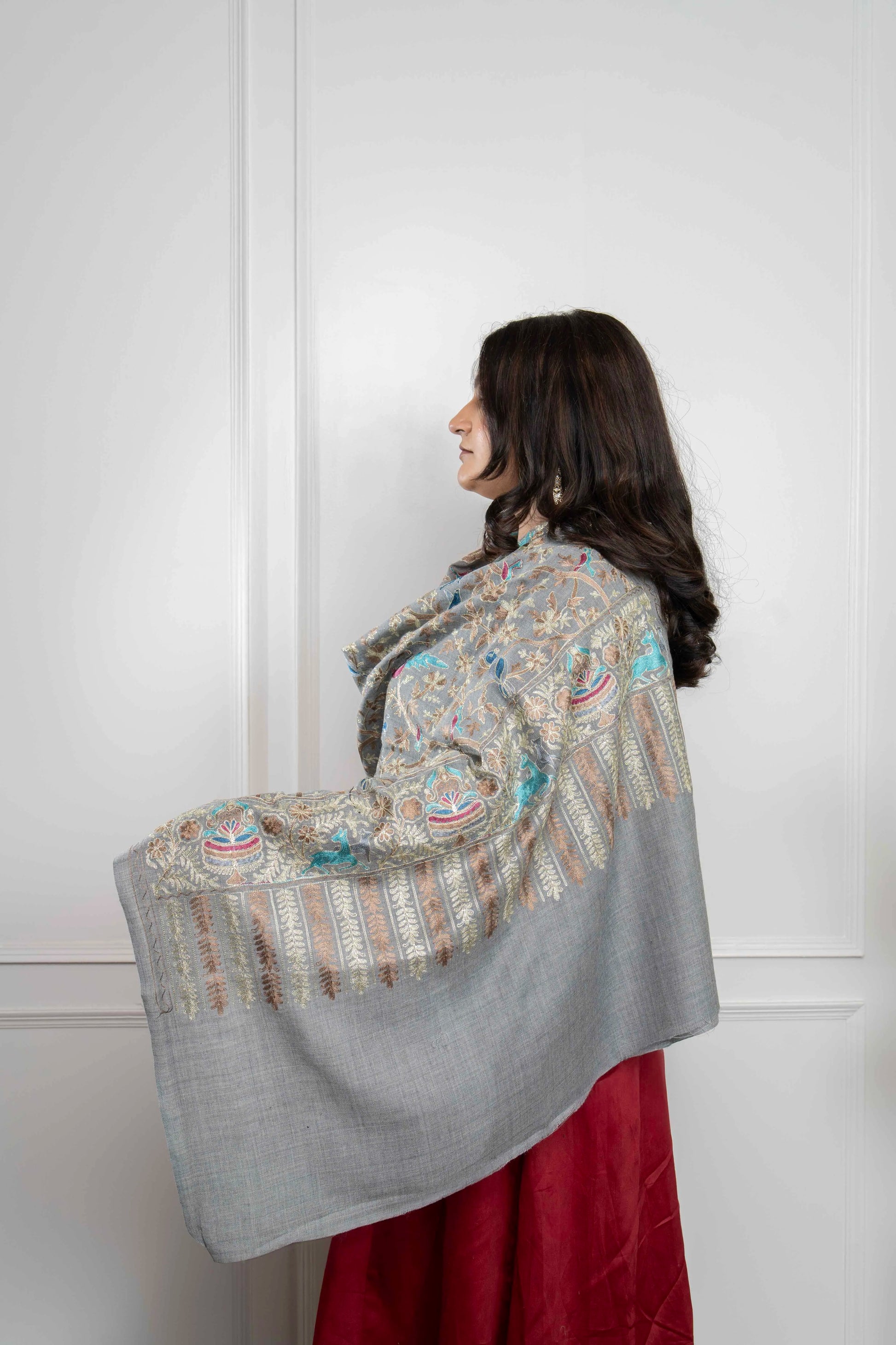 Grey Birds Motif Jaal Nalki embroidery Fine Wool Blend Stole