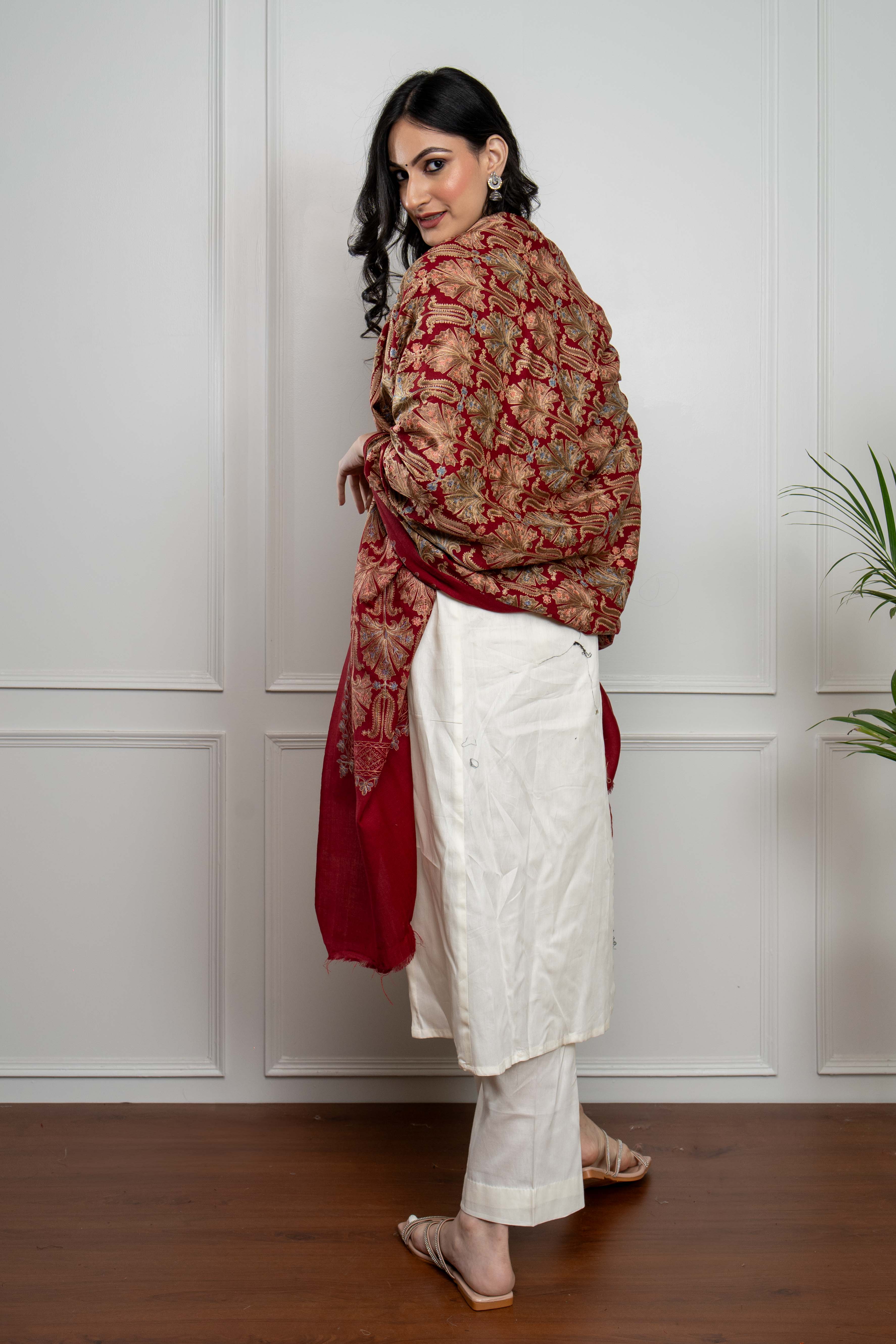 Sadah Maroon Chinaar Patta Jaal Nalki embroidery Fine Wool Blend Shawl 