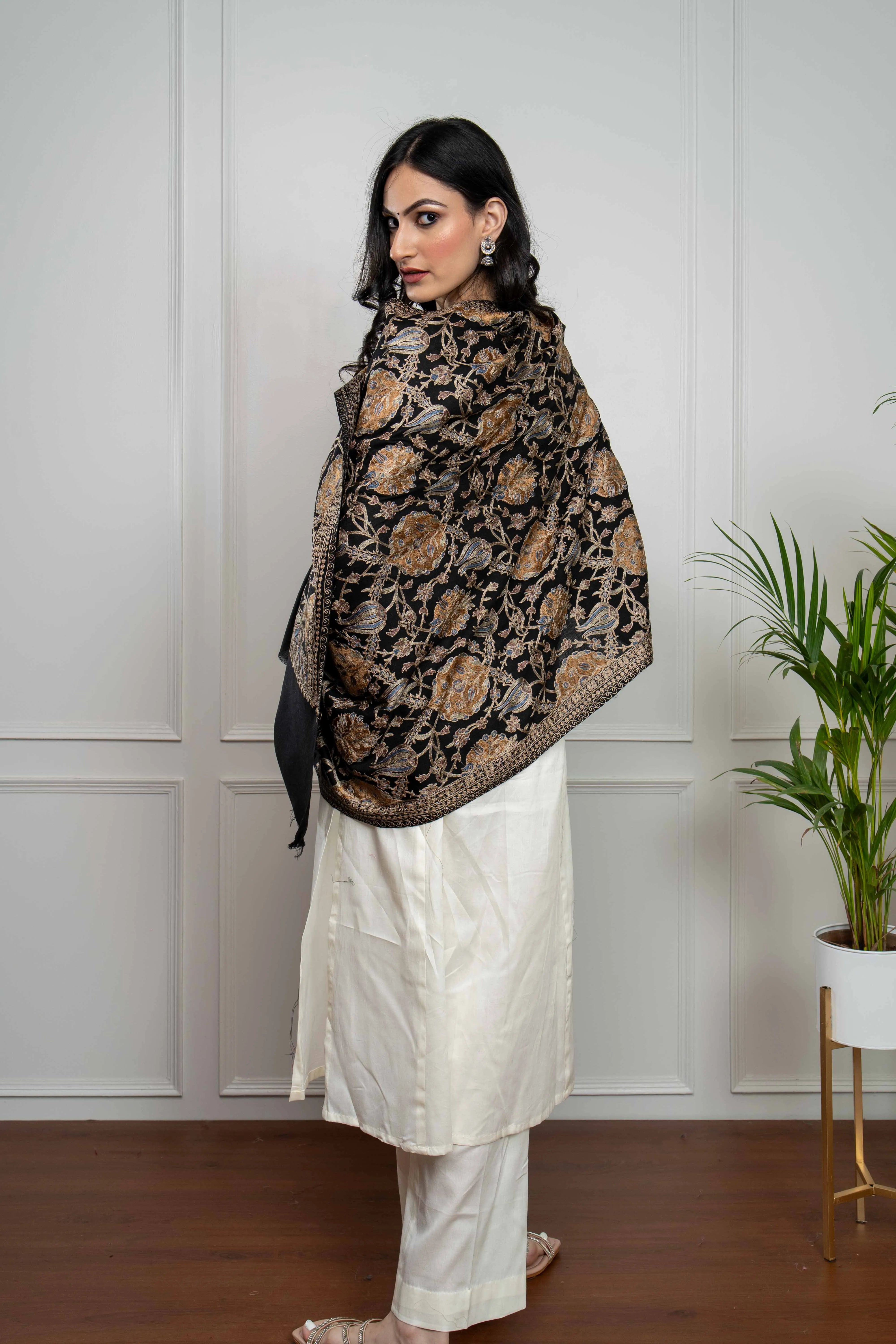 Black Tulip Jaal Nalki Embroidery Fine Wool Blend Stole