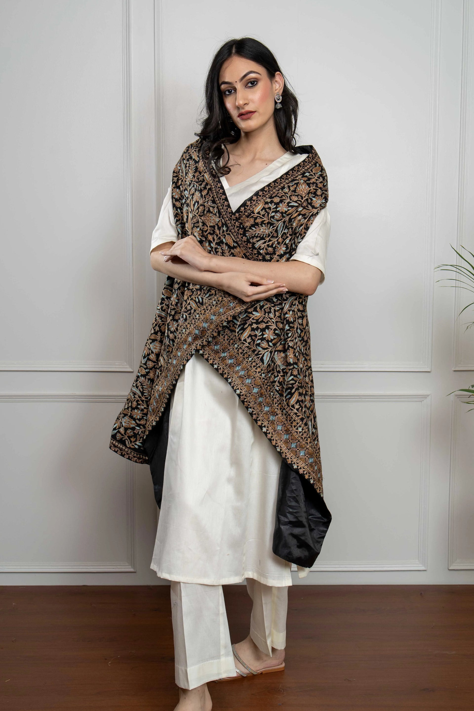 Sadah Women's Black Floral Leaf Jaal Nalki embroidery Fine