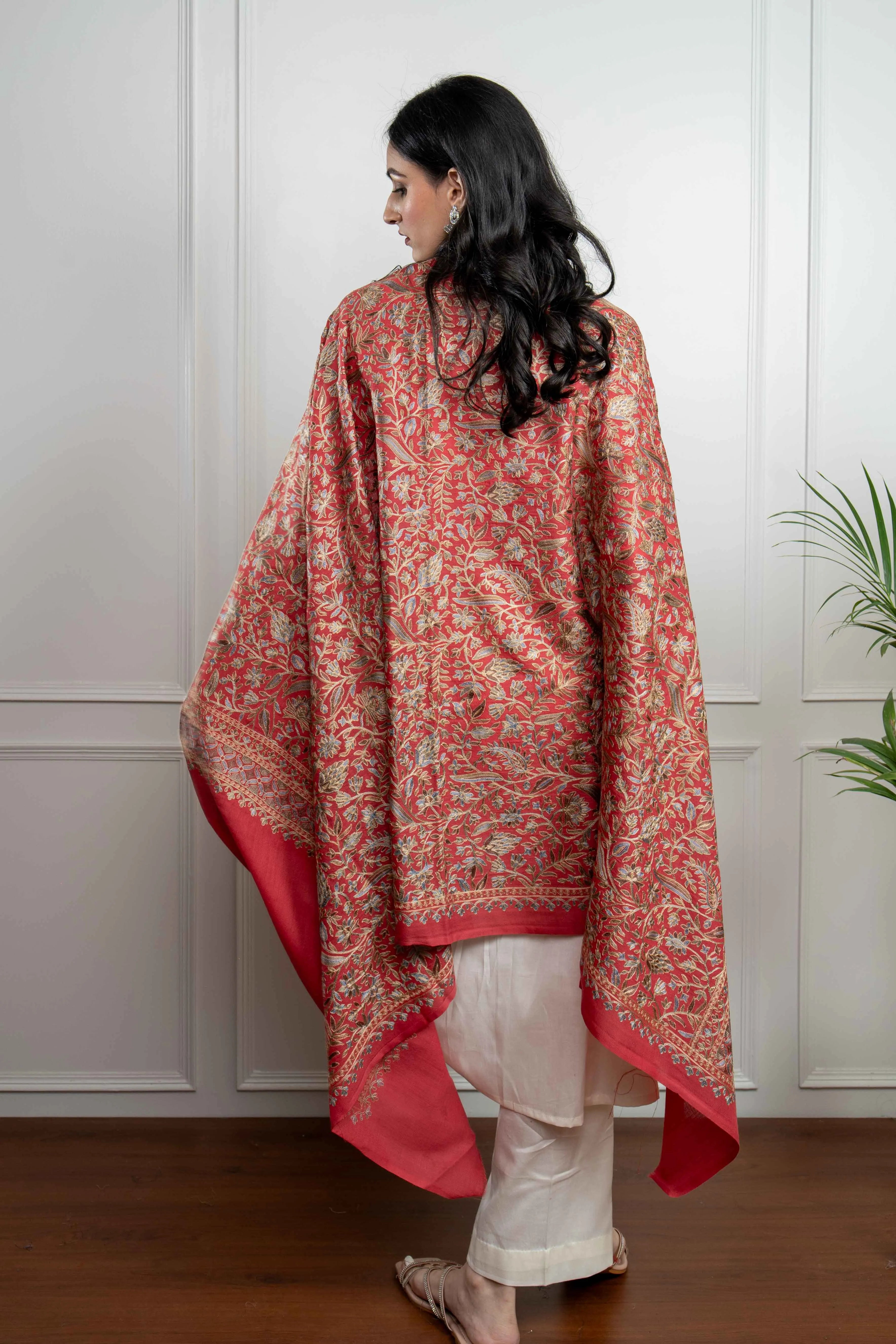 Red Floral Leaf Jaal Nalki embroidery Fine Wool Blend Shawl