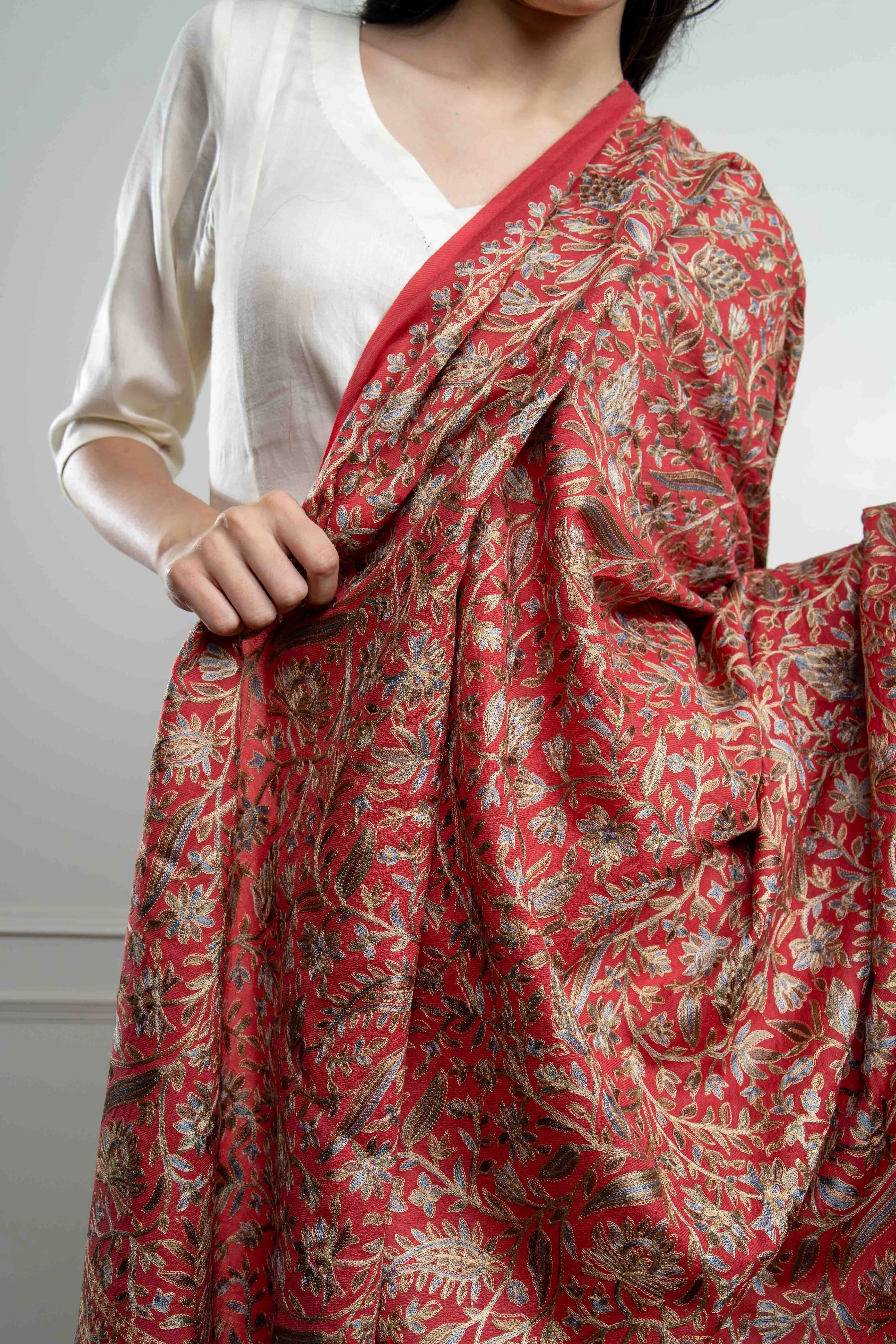 Sadah Women's Red Floral Leaf Jaal Nalki embroidery Fine Wool Blend Shawl