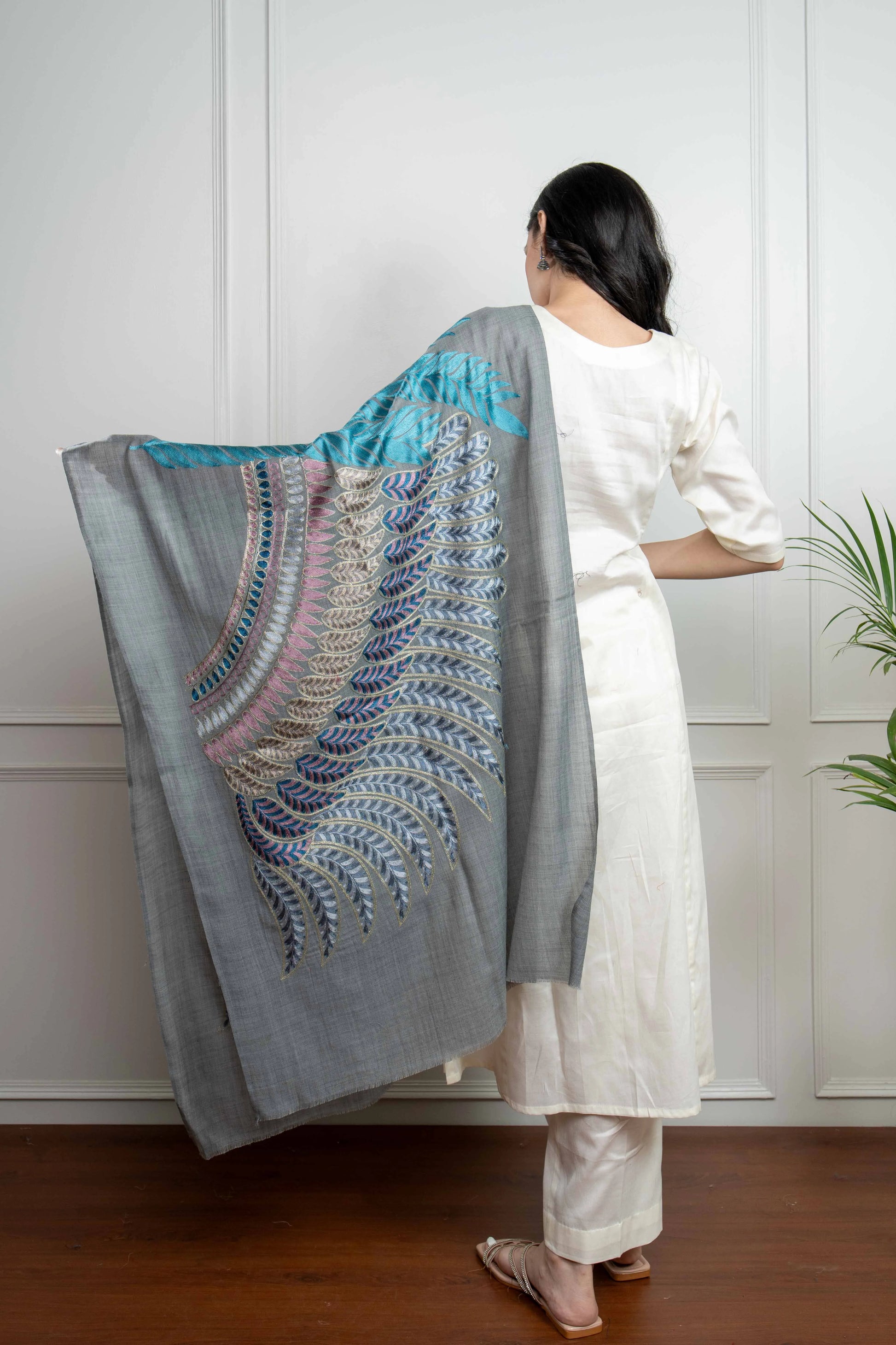 Grey Wing Motif with Feathers Nalki embroidery Fine Wool Blend Stole