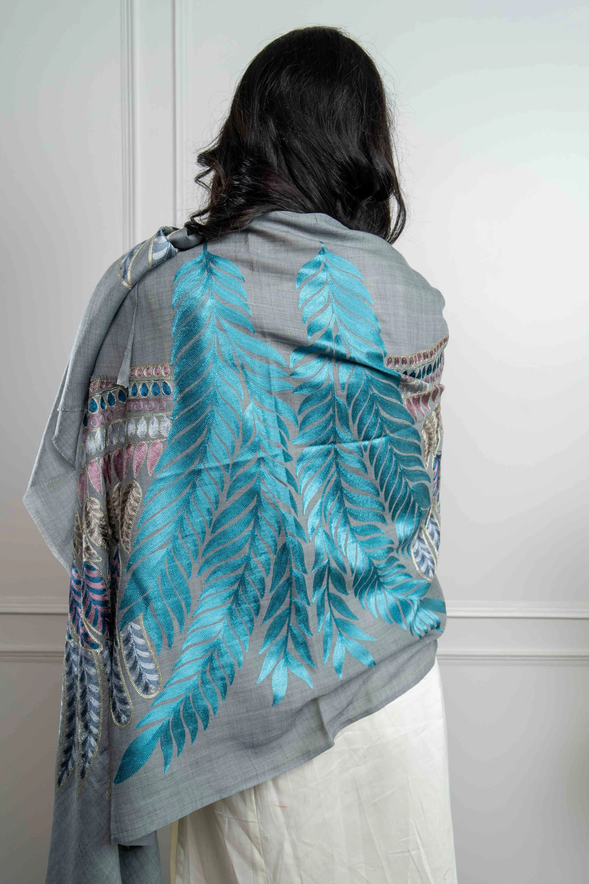Grey Wing Motif with Feathers Nalki embroidery Fine Wool Blend Stole