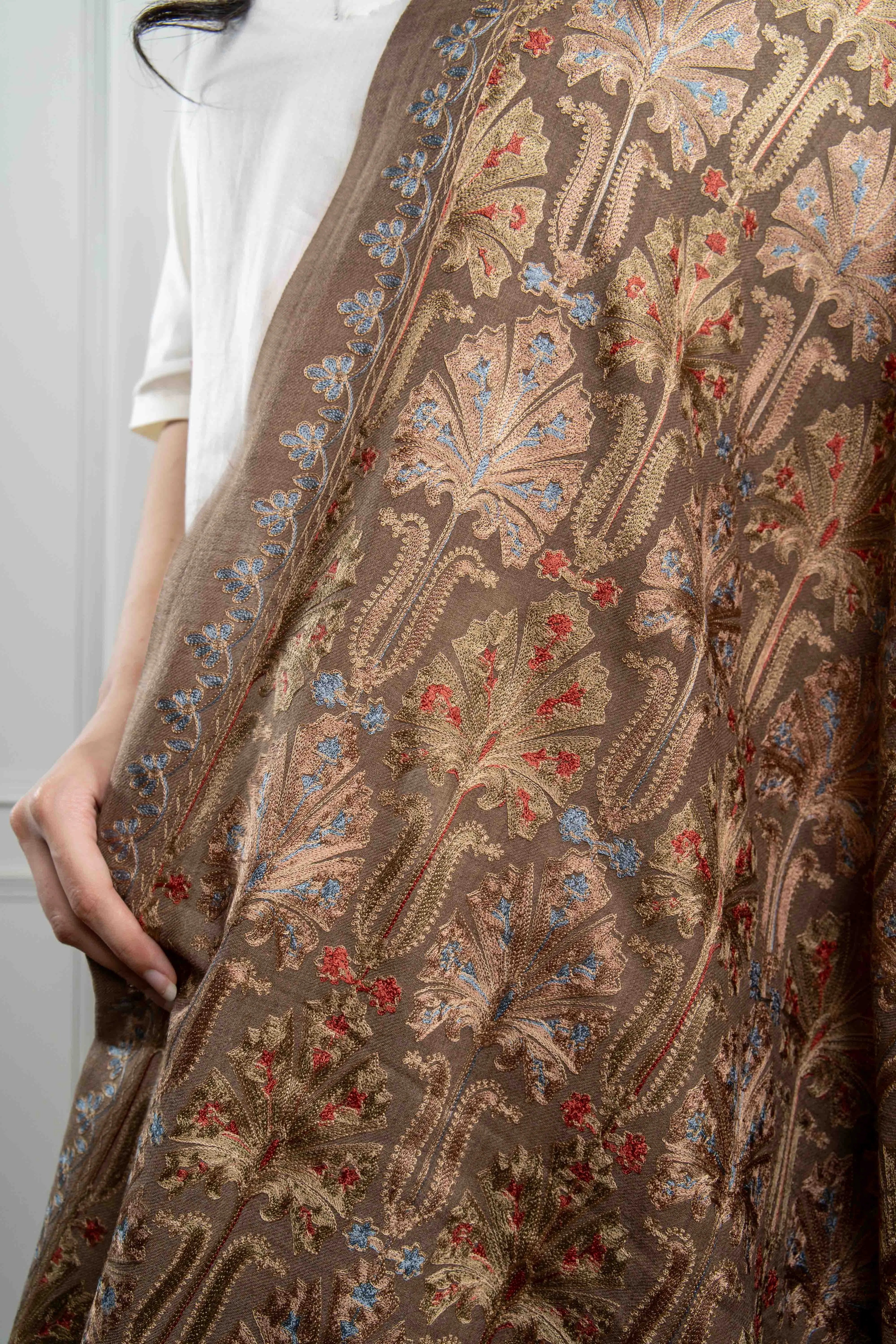 Sadah Women's Tooshi Chinaar Patta Jaal Nalki embroidery Fine Wool Blend Shawl