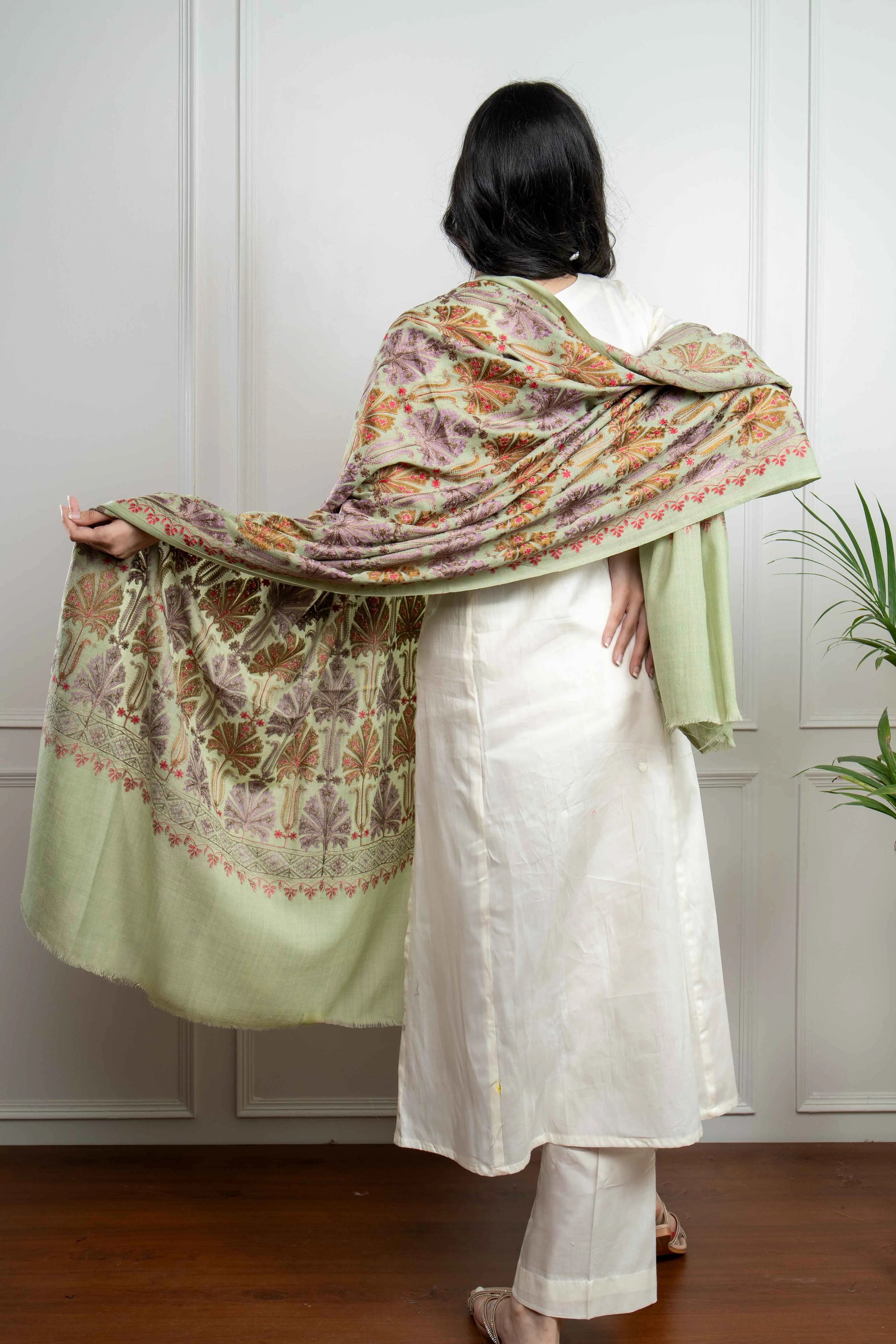 Pista Chinaar Patta Jaal Nalki embroidery Fine Wool Blend Shawl