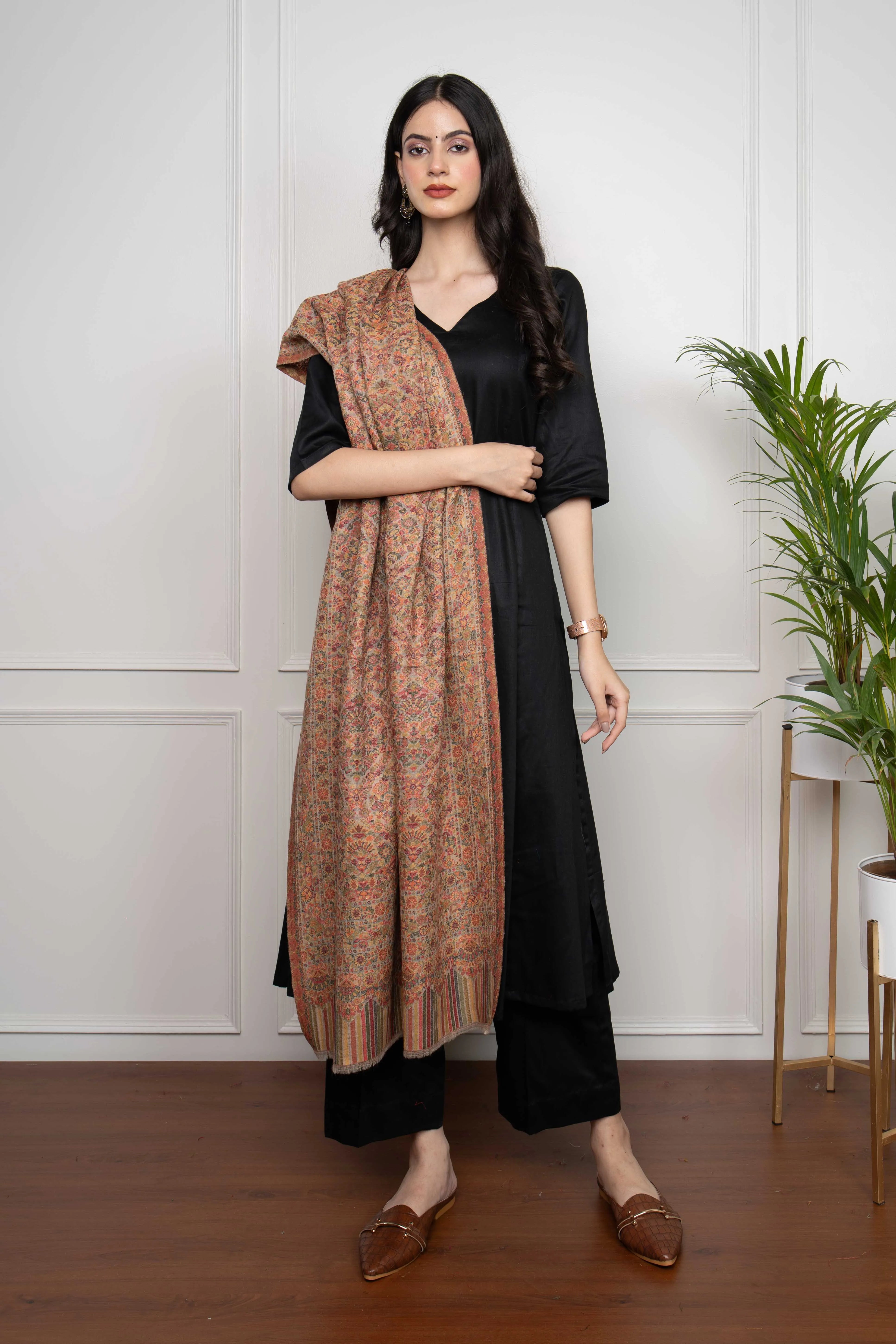 Tooshi Kani Intricate Floral Fine Wool Silk Blend Stole