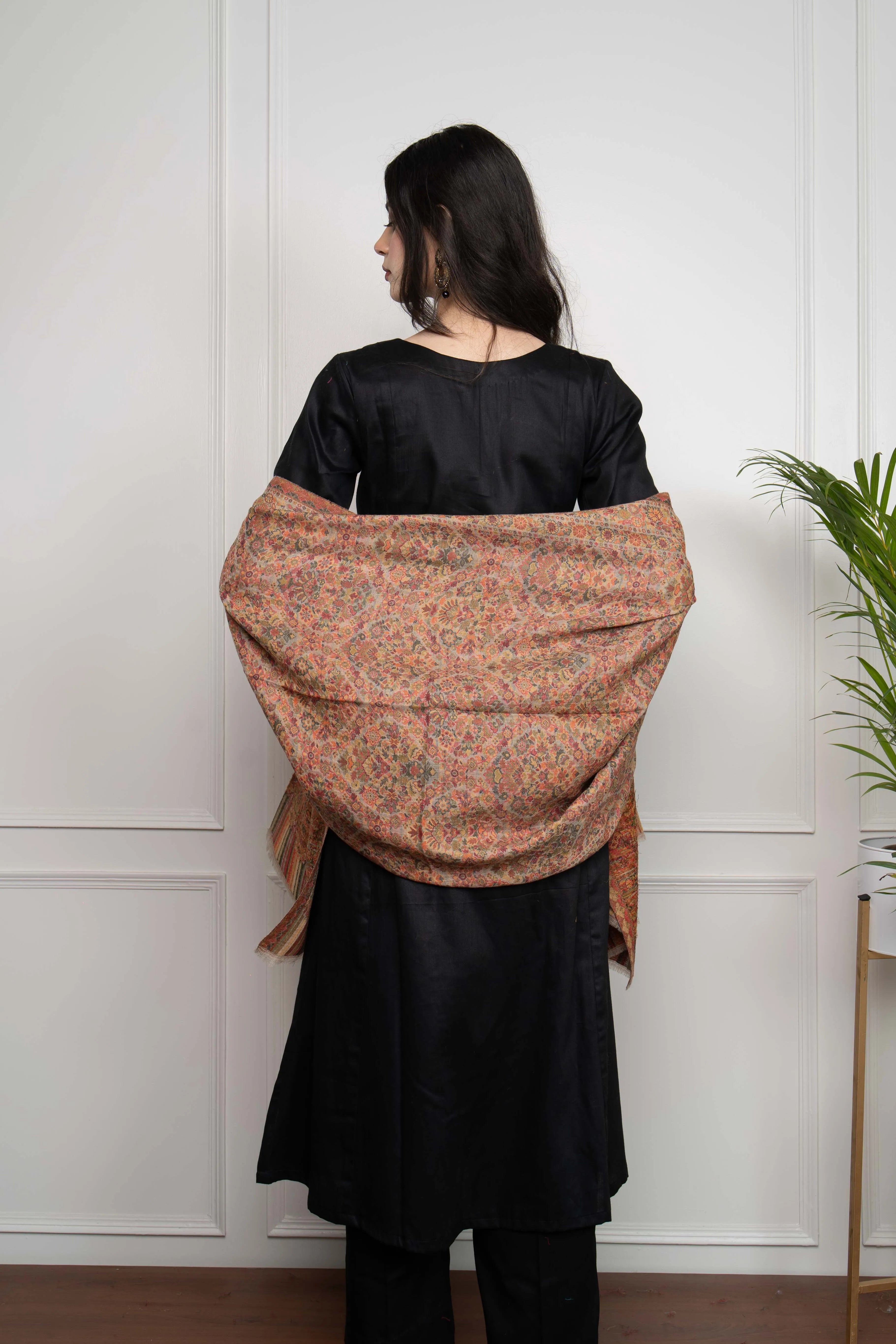 Tooshi Kani Intricate Floral Fine Wool Silk Blend Stole